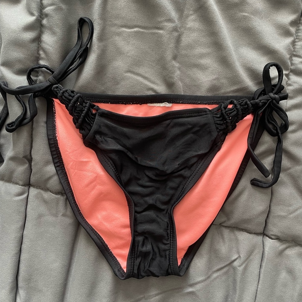 Swimsuit bottoms